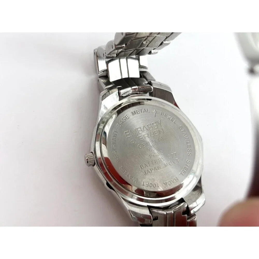 Embassy By Gruen Silver Toned Chainlink Analog Vintage Wristwatch - WORKS! 28mm